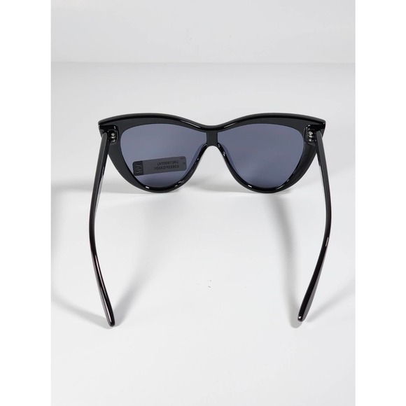 Foster Grant Full Butterfly / Cat Eye Frame Black Tinted Sunglasses 52662FGX001 - Picture 5 of 11